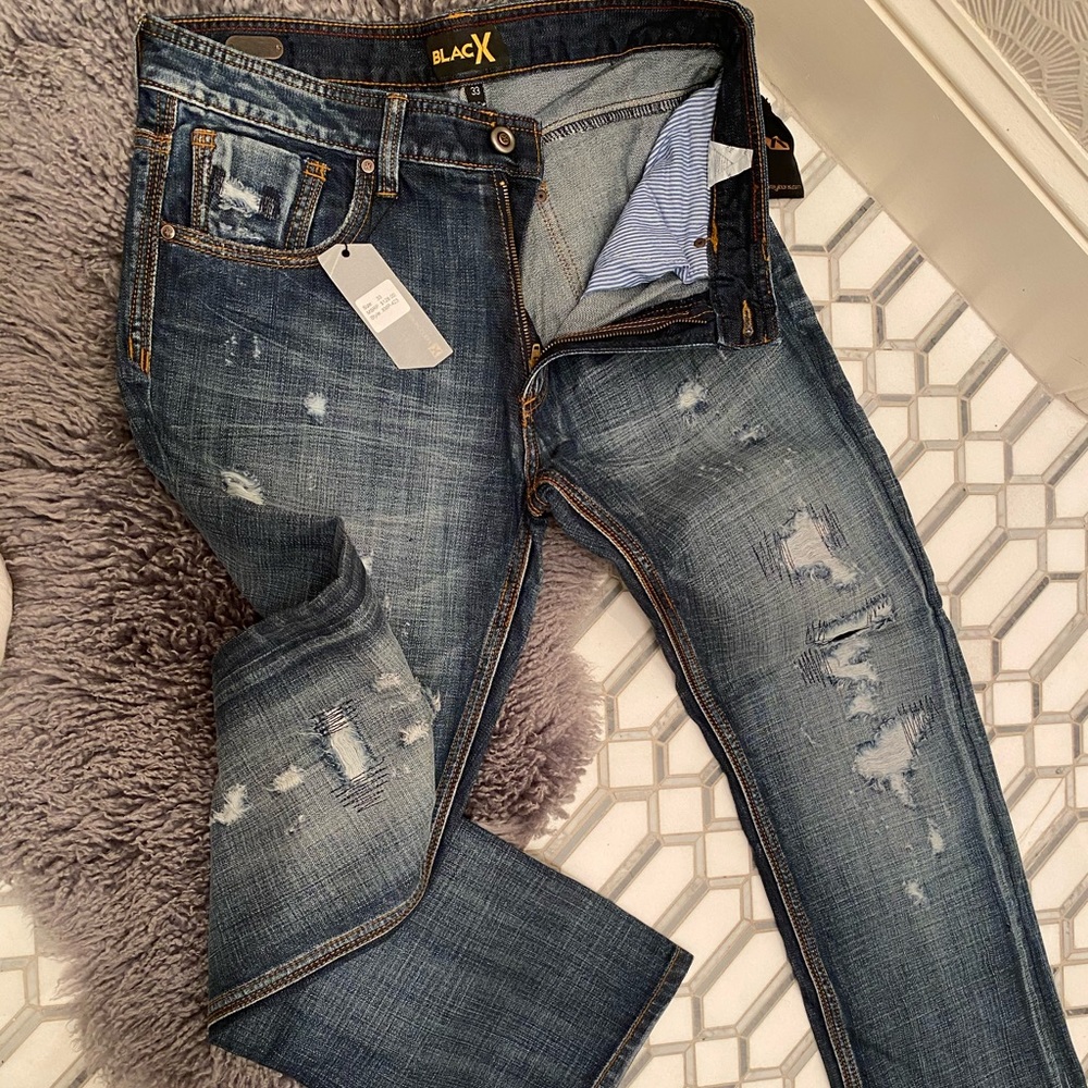 NWT- x-ray slim straight Men’s  jeans ( 33 waist)